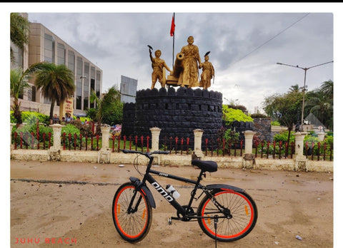 OMObikes hybrid cycle at juhu beach 