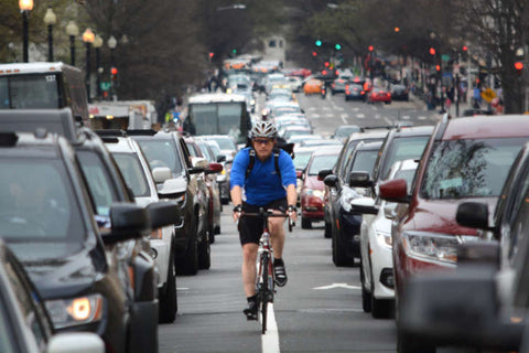 omo electric bikes in traffic
