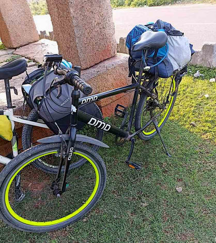Bicycle traveller India road trip and travel model 1.7 hybrid bike